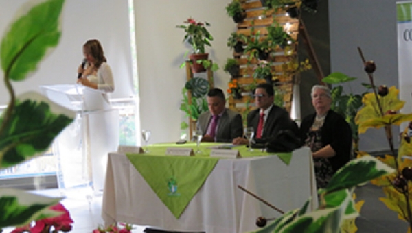 Cortolima entregó el primer premio ambiental Raúl Echeverry