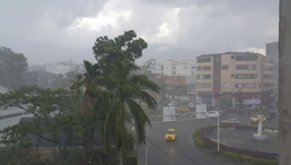 Luego de unos días de fuerte calor en el área urbana del municipio de Ibagué, llegan lluvias súbitas